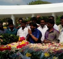 கொடிப்பிடித்து வரக்கூடாதா? டி.ராஜேந்தர் ஆவேசம்