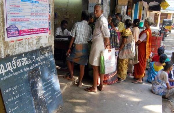 விரைவில் ரேஷன் கடைகளுக்கு மூடுவிழா? ஆபத்தை உணராத தமிழக அரசு!