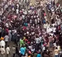 மீனவர்களை மீட்டுதர போராட்டம் நடத்திய 15,000 பேர் மீது வழக்குப்பதிவு