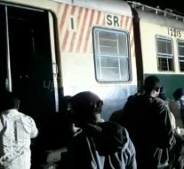 சென்னை அருகே மின்சார ரயில் தடம் புரண்டு விபத்து