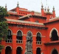 பள்ளிக்கு அருகில் டாஸ்மாக்: மாணவர் நலனை பாதுகாக்க அரசுக்கு நீதிமன்றம் அறிவுறுத்தல்