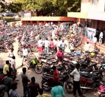 அரசு உத்தரவை காற்றில் பறக்கவிட்ட திரையரங்குகள்:‘பார்க்கிங்’ கொள்ளை!