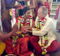 இந்து முறைப்படி திருமணம் செய்த பிரான்ஸ் தம்பதிகள்