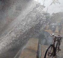 வீதியில் வீணாய் ஓடிய முல்லைப்பெரியாறு அணையின் குடிநீர்..!