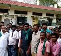 கோவை உழவர் சந்தையில் விவசாயிகள் போராட்டம்