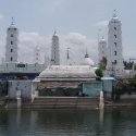 மொட்டை அடிப்பதில் முறைகேடா? நாகூர் தர்காமீது அதிர்ச்சி புகார்