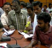 “அமைதி வழியில் போராடியவர்கள் மீது பொய் வழக்கு” – தூத்துக்குடி மக்கள் மனு