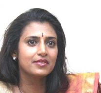 திருநங்கைகள் குறித்து சர்ச்சைக்குறிய டூவிட் : கஸ்தூரி மீது புகார்