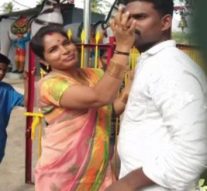 இந்தியாவில் கழிவறை வசதியில்லாத பெண்கள் வரிசையின் நீளம் தெரியுமா? #VikatanInfographics