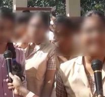 அரசு பள்ளியில் பாலியல் தொல்லை : மாணவிகள் போராட்டம்