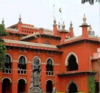 அதிகாரிகள் சாலையில் செல்கிறார்களா ? ஹெலிகாப்டரில் செல்கிறார்கள் ? நீதிபதிகள் கேள்வி