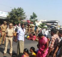 கோவை சிறுமியின் கொடூர கொலையைக் கண்டித்து சாலை மறியல்