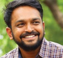 “கவிதை முட்டுச் சந்துக்குள் சுற்றக்கூடாது!”
