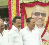 96 வது பிறந்தநாள்: கலைஞர் சிலைக்கு மு.க.ஸ்டாலின் மரியாதை