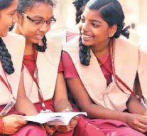 தமிழகத்தில் பள்ளிகளை எப்போது திறக்கலாம்?: ஆசிரியர்கள் என்ன சொல்கிறார்கள்…?