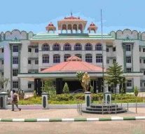 கொரோனா முடிவு தெரியாமல் சிகிச்சை அளிக்க முடியாதா? – நீதிமன்றம் சரமாரி கேள்வி