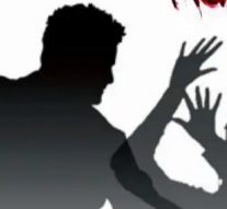 போலீஸை அரிவாளால் வெட்டிய ரவுடிகள்: திருச்சியில் பரபரப்பு..!