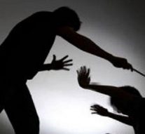 குடும்பத்தோடு காதலி ஆடையை கிழித்து மரத்தில் கட்டி வைத்த அதிர்ச்சி சம்பவம்.. 4 பேர் கைது..!