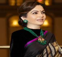 இன்று டிரம்ப் பதவியேற்பு விழா.. காஞ்சிபுரம் பட்டு சேலையில் வந்த நீடா அம்பானி..!