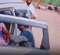 எடப்பாடி அருகே இளம்பெண், அவரது கணவர் கடத்தல்.. பட்டப்பகலில் நடந்த கொடூரம்..!