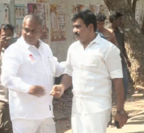 தவெகவில் இணையும் அதிமுக பிரமுகர்.. பனையூர் அலுவகத்திற்கு வருகை..!