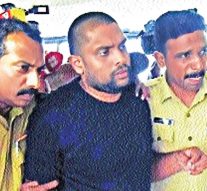 பாதி விலையில் ஸ்கூட்டர் தருவதாக கூறி ரூ.1,000 கோடி மோசடி: கேரளாவில் முன்னாள் நீதிபதி மீது வழக்கு பதிவு