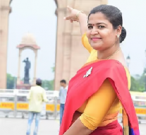 நேற்று பாஜகவில் இருந்து விலகிய நடிகை இன்று தவெகவில்.. ஏன் என விளக்கம்..!