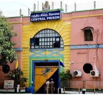 கோவை: குற்ற வழக்குகளில் கைதான நால்வர் குண்டர் தடுப்புச் சட்டத்தில் அடைப்பு