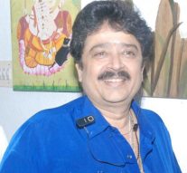 இந்தியை திணிக்க மாட்டேன் என்று அமித்ஷா இந்தியில்தான் சொல்கிறார்: எஸ்வி சேகர்