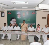 ஜெ., நினைவிடத்தை வழிபாட்டுத் தலமாக மாற்ற அதிமுக தீர்மானம்!