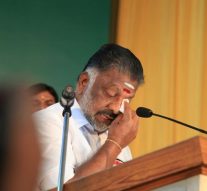 'உரிமைகளைக் காத்தருளிய கலைவாணி'!- உருகவைத்த ஓ.பி.எஸ்ஸின் இரங்கற்பா
