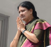 ‘தற்காலிகம்தான்…நிரந்தரம் அல்ல!’  – சசிகலாவுக்கு செக் வைக்கிறதா ஆணையம்?